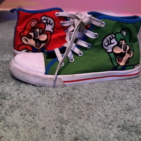 Kid Super Mario Brothers Sneakers - Picture 3 of 8